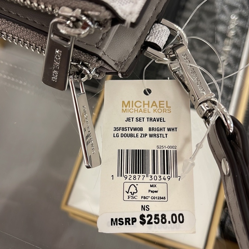 MICHAEL KORS LARGE DOUBLE ZIP WRISTLET 
Bright White - Picture 6 of 16